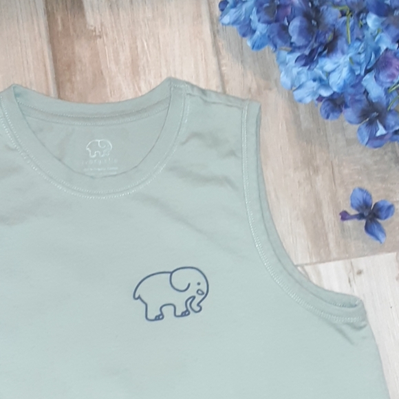 Women’s Ivory Ella Duck Green Tank Top - Picture 4 of 7